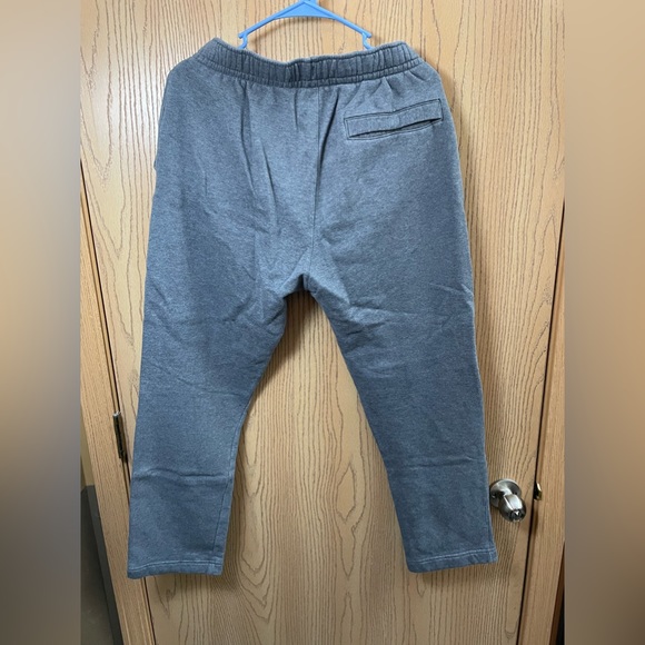 Old Navy Men’s Jeans - Picture 2 of 5